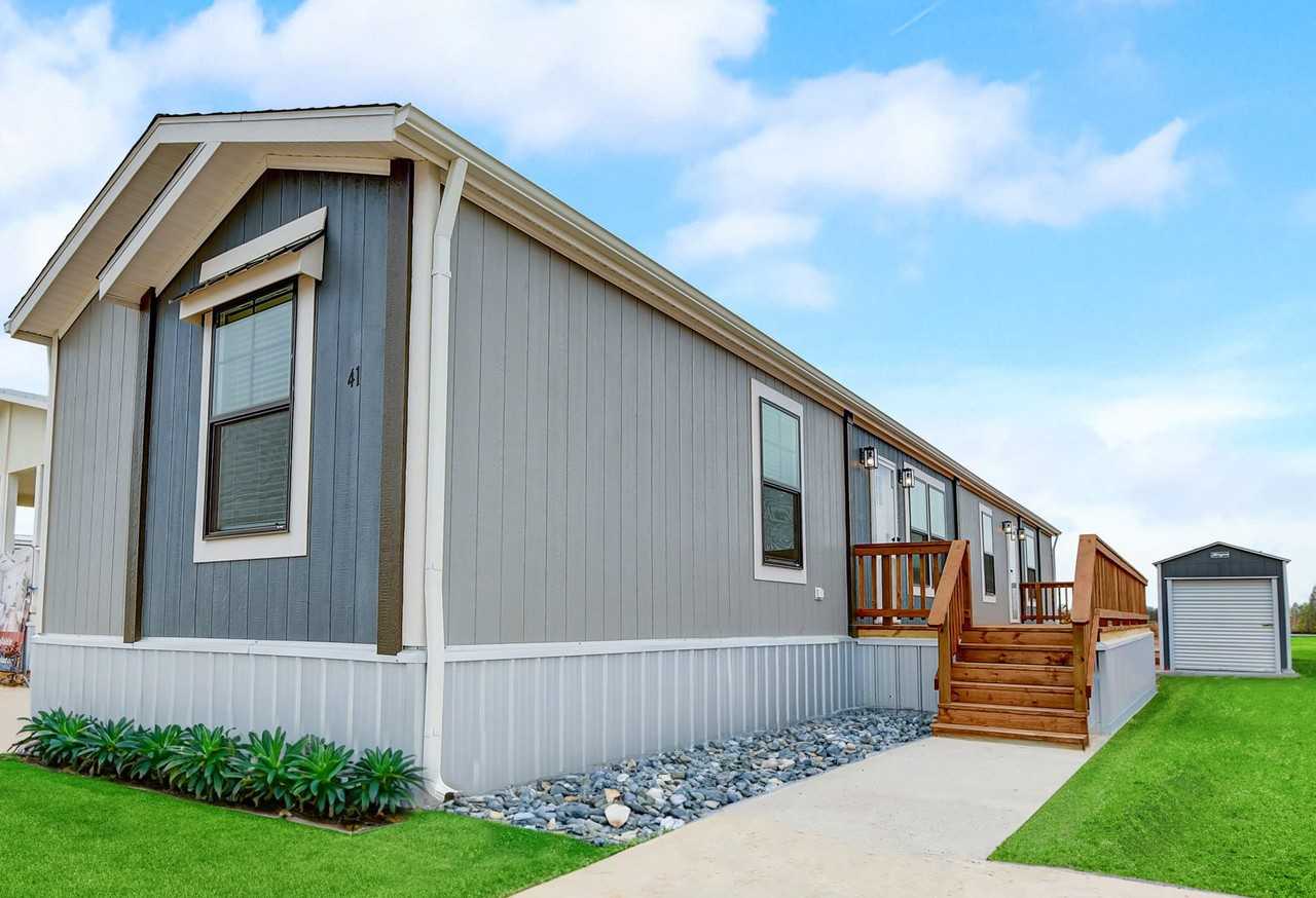 Solèna - Photo 2 of 9