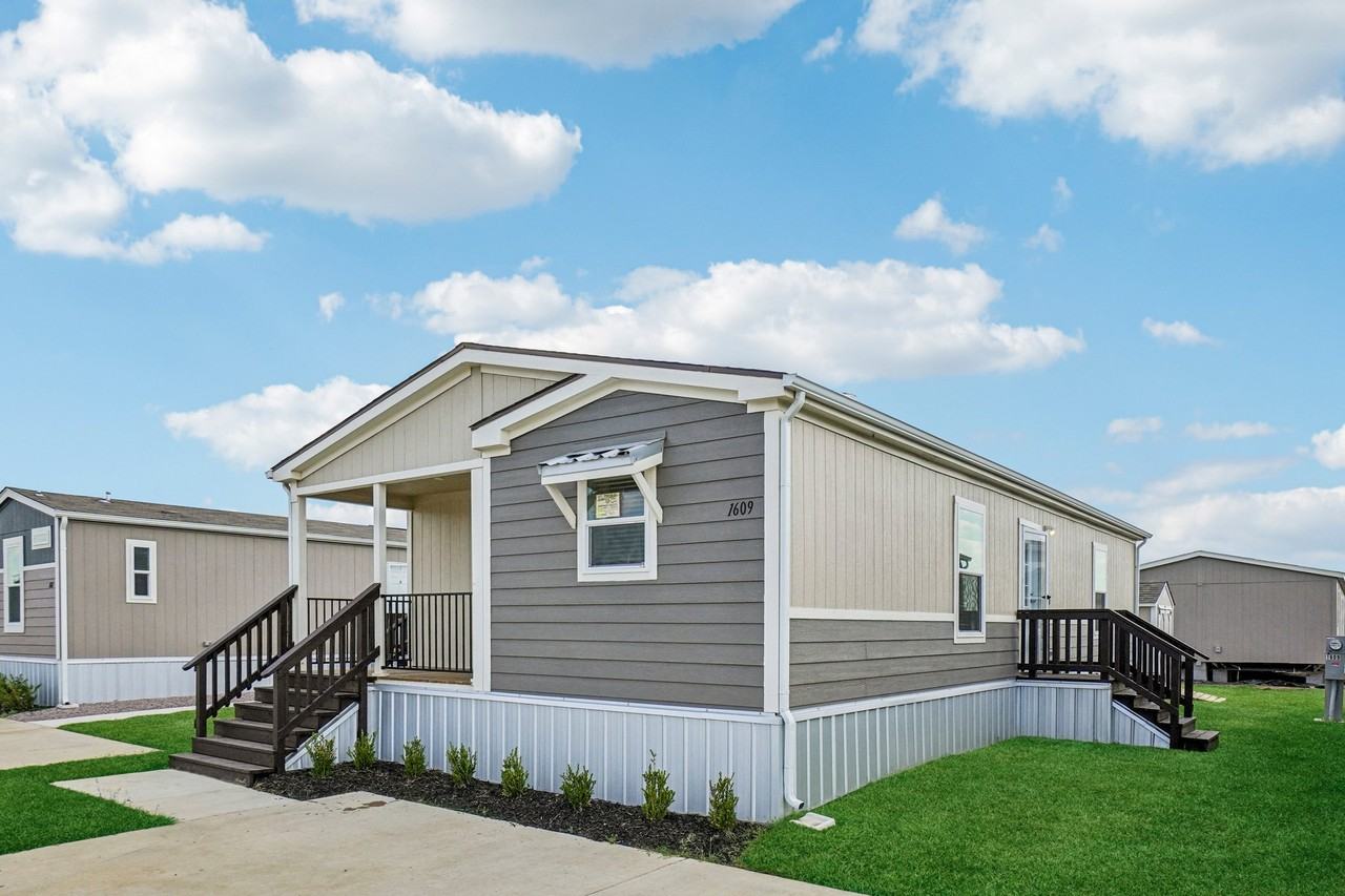 Solèna - Photo 6 of 9