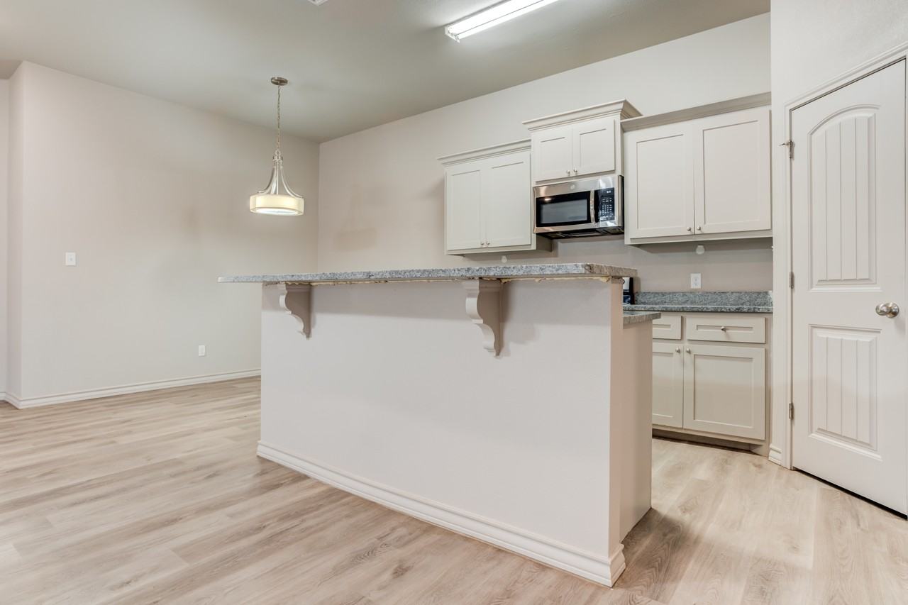 17816 107th St #B - Photo 2 of 11