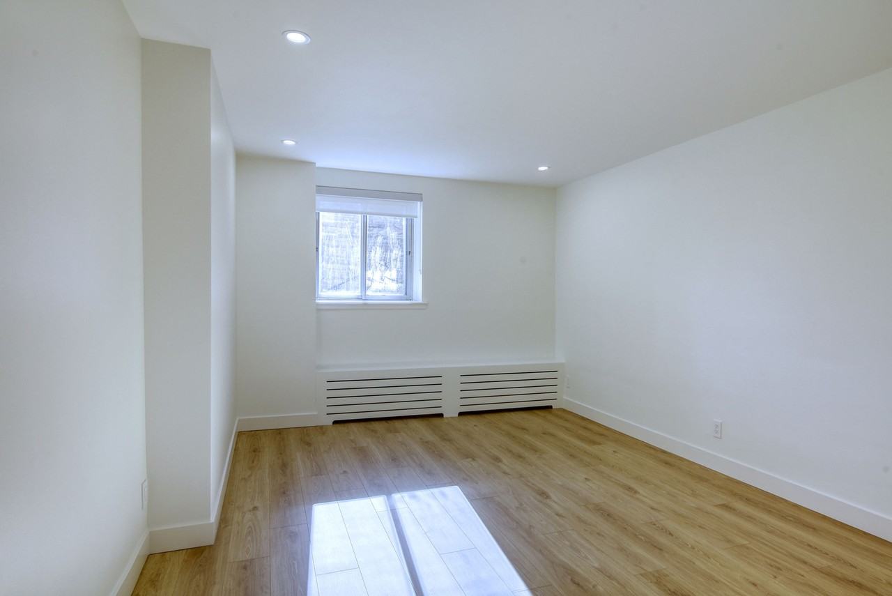 Regency - Photo 3 of 50