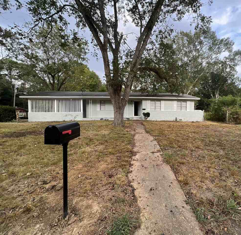 314 Mcdowell Park Cir - Photo 2 of 12