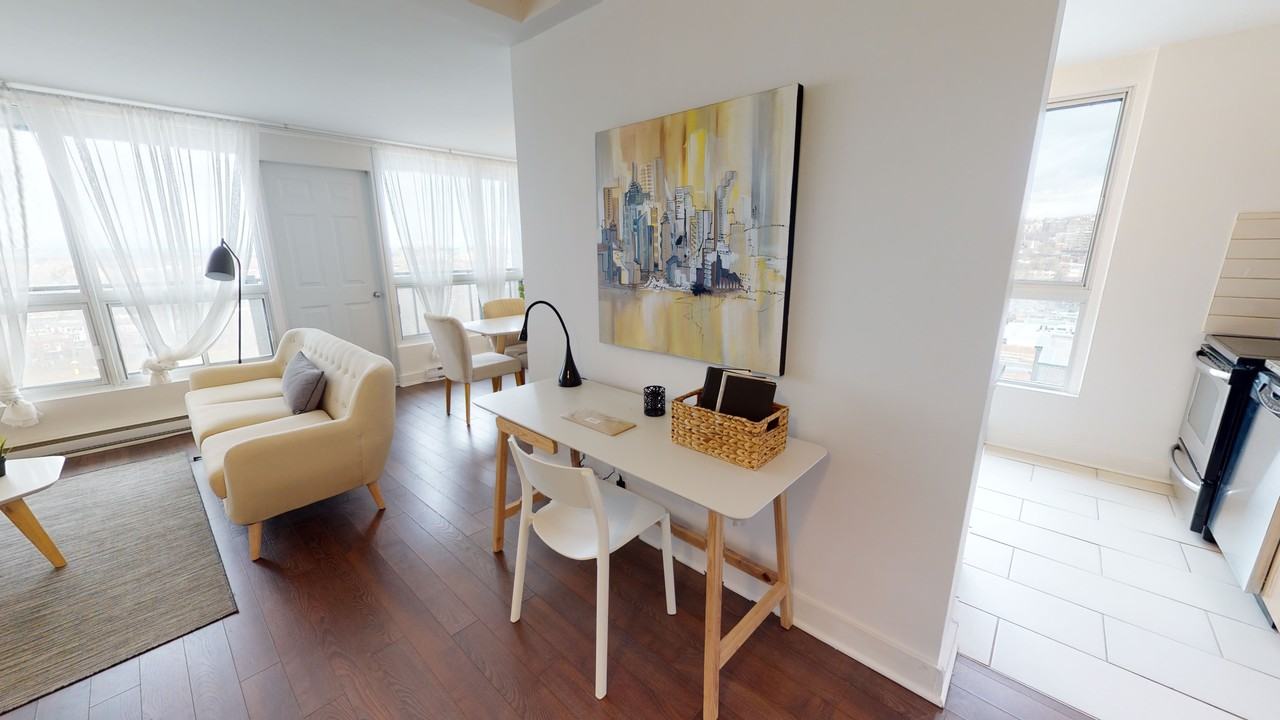 5999 Monkland - Photo 6 of 12