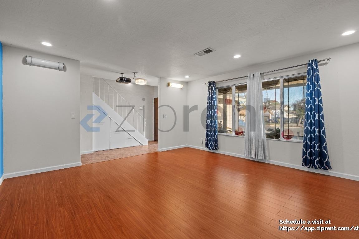 32445 Lake Barlee Ln - Photo 7 of 23