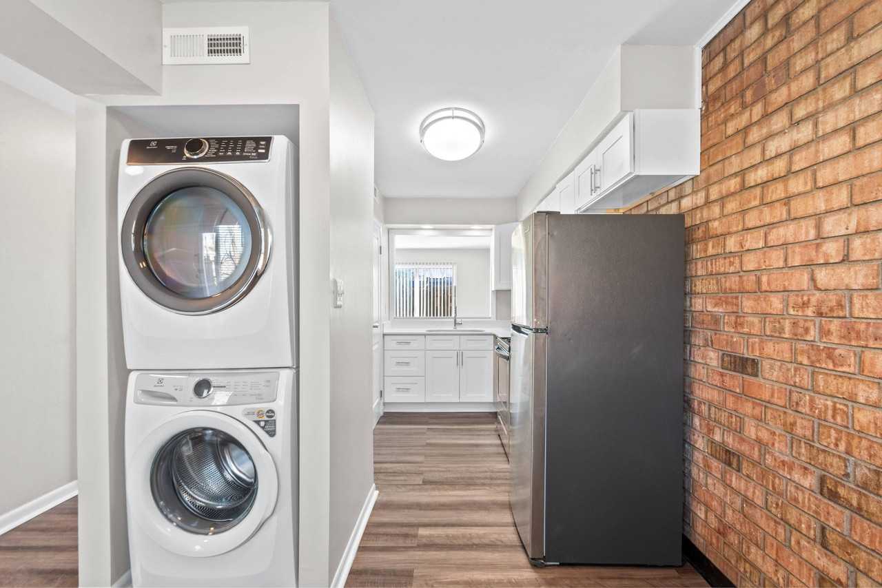 Fountain Parc - Photo 6 of 32