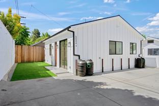 5044 1/2 Hartwick St - Photo 1 of 1