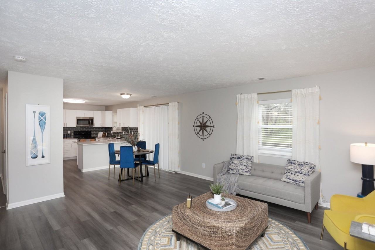 Spinnaker Court - Photo 3 of 17