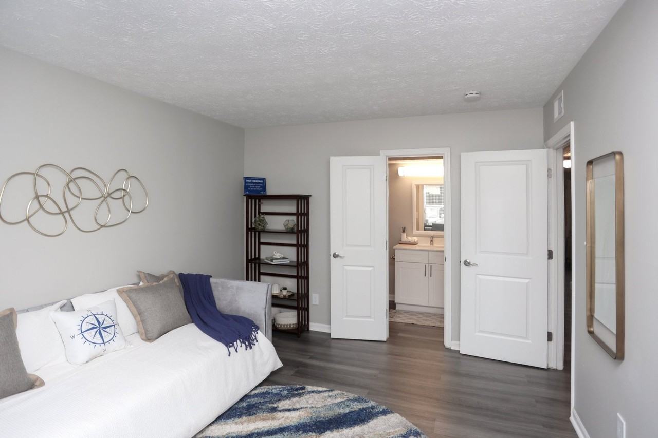 Spinnaker Court - Photo 5 of 17