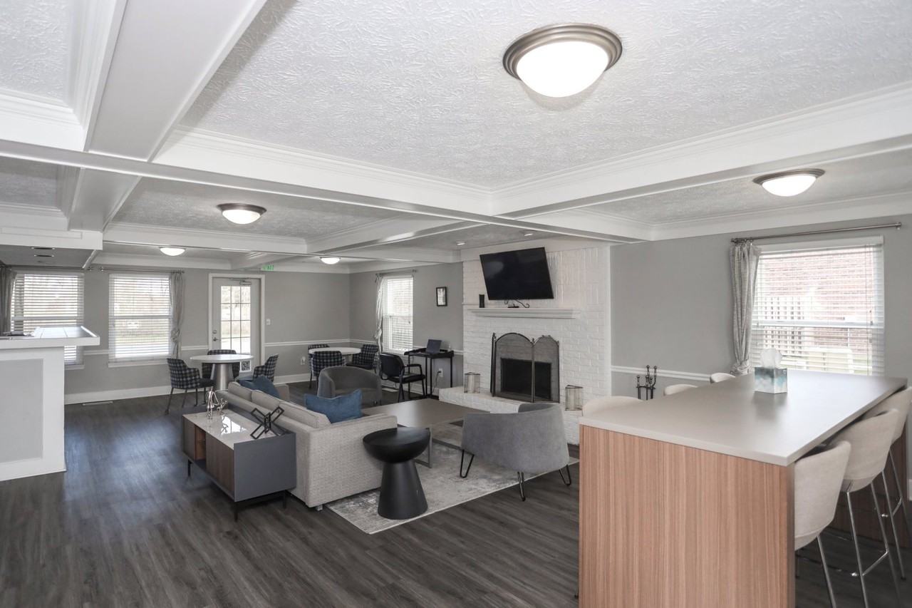 Meridian Court South - Photo 4 of 38