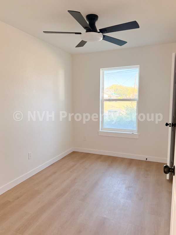 308 East Bourn Street - Photo 7 of 11