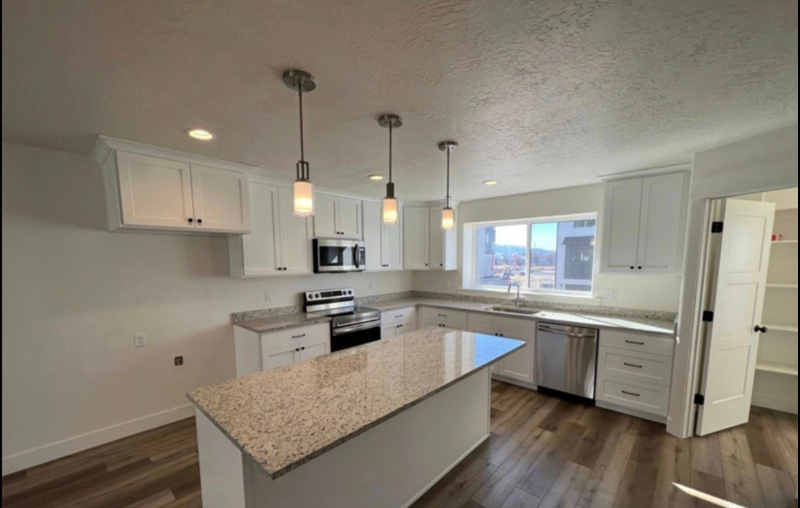 383 4th Street Southeast - Photo 5 of 14