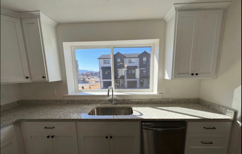 383 4th Street Southeast - Photo 7 of 14