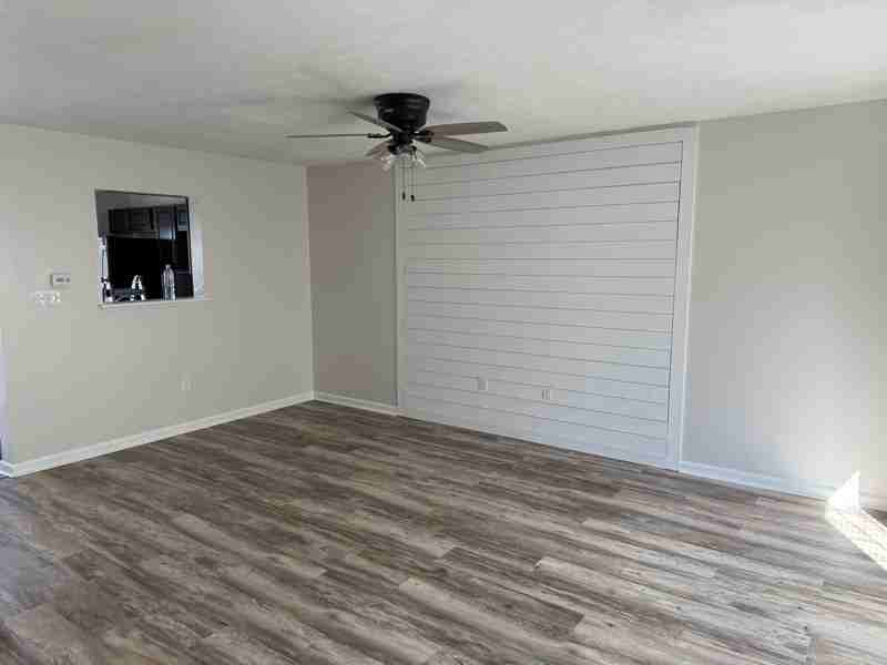 204 Treeline Ln - Photo 3 of 22