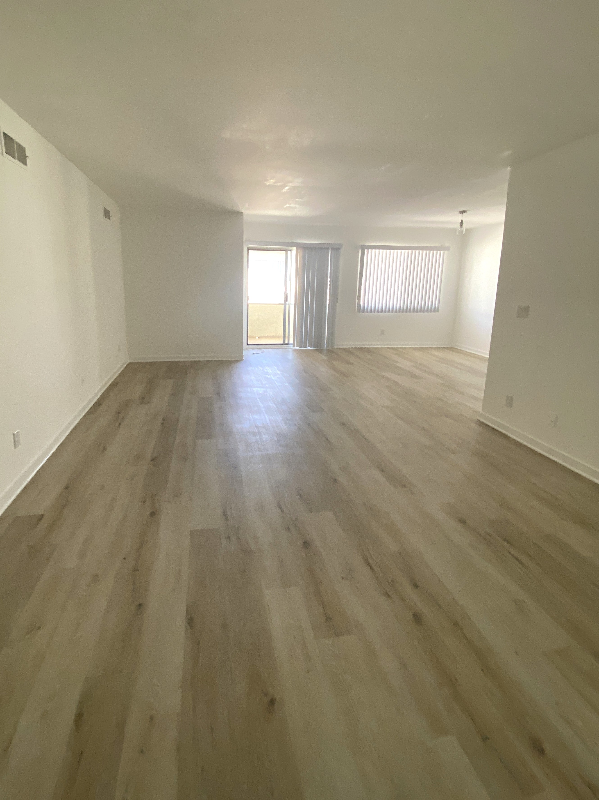 5335 Yarmouth Ave #306 - Photo 6 of 15