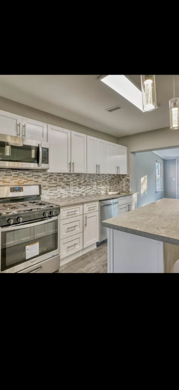 3637 Dolfield Ave - Photo 2 of 16