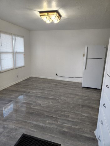 521 3rd St - Photo 3 of 5