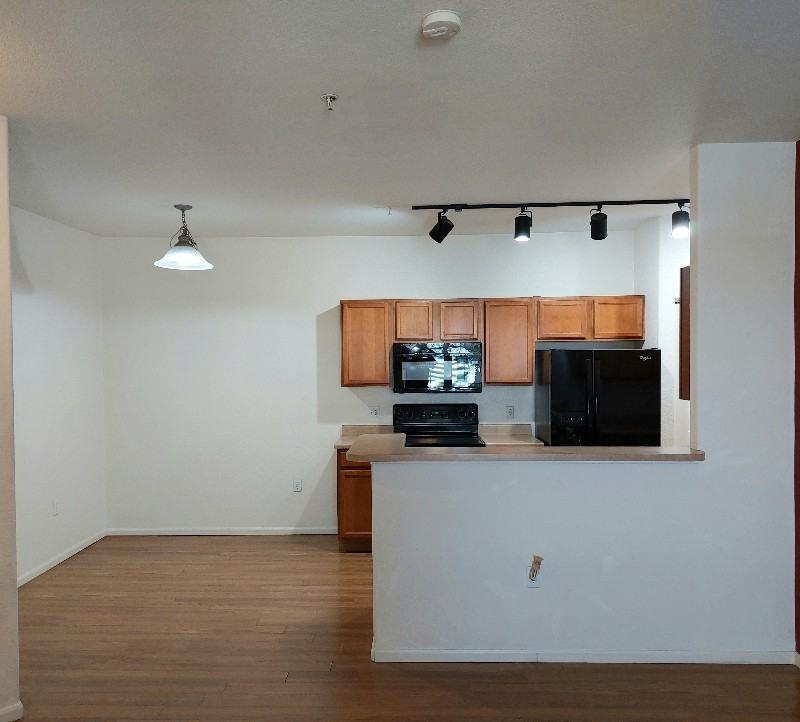 10733 Smile Rd - Photo 6 of 17