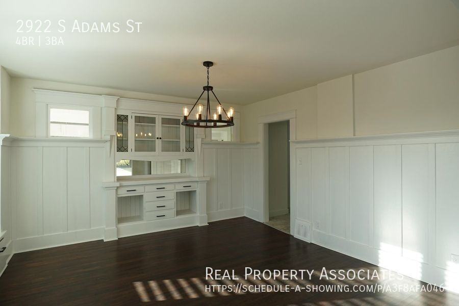 2922 S Adams St - Photo 4 of 38