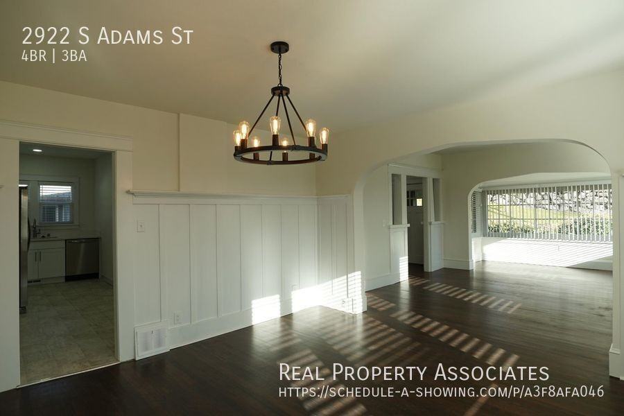 2922 S Adams St - Photo 5 of 38