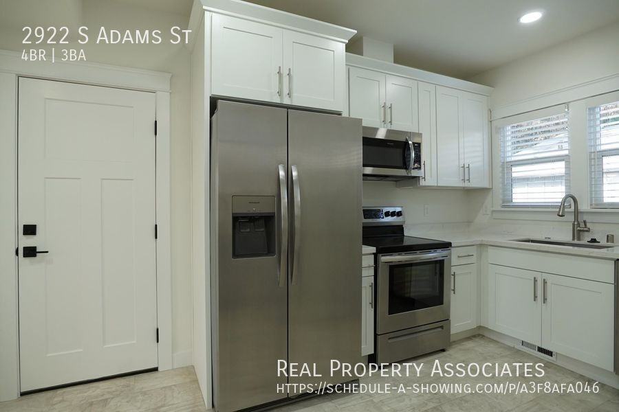 2922 S Adams St - Photo 6 of 38