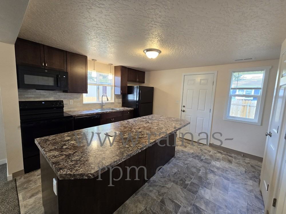 502 E 40th St #NA - Photo 5 of 14