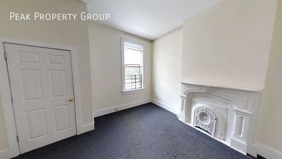 2431 Vine St - Photo 4 of 11