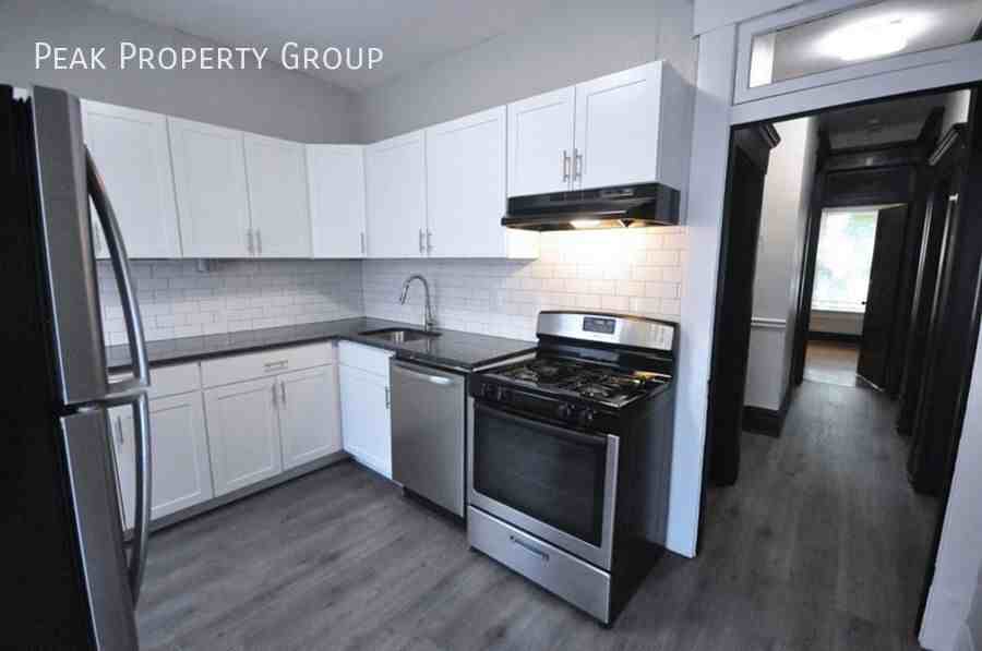 131 West Eighth Avenue #B - Photo 3 of 15