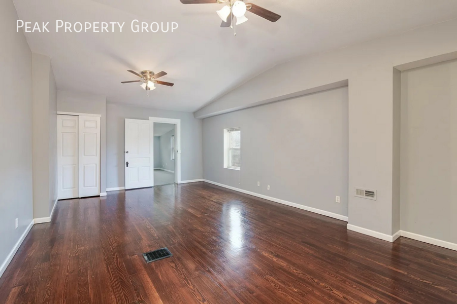 2323 Flora Street - Photo 2 of 6