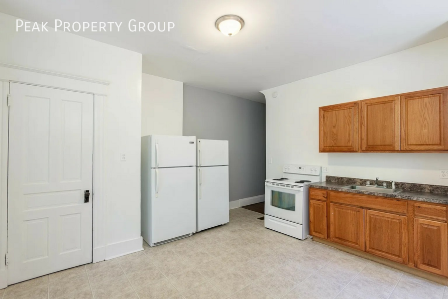 2323 Flora Street - Photo 5 of 6