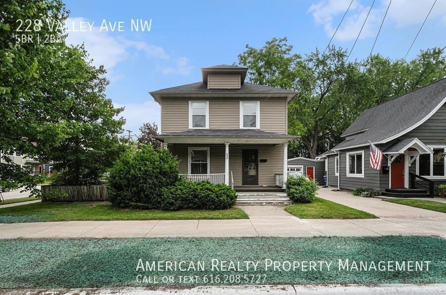 228 Valley Ave Nw