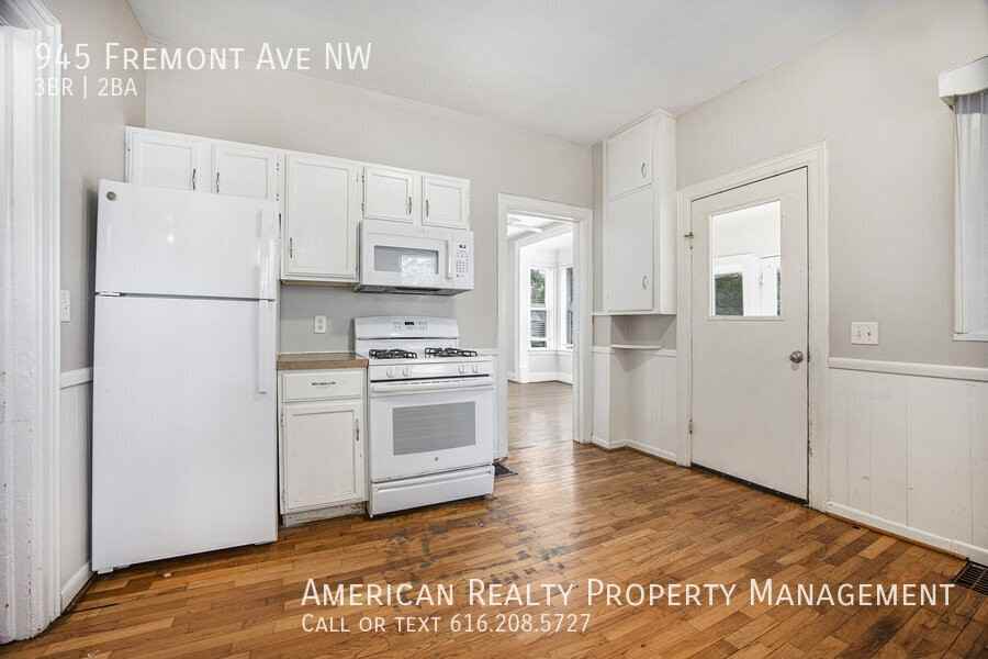945 Fremont Avenue Northwest - Photo 6 of 20