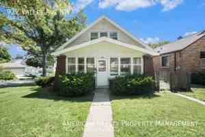 featured image of 922 Valley Ave Nw