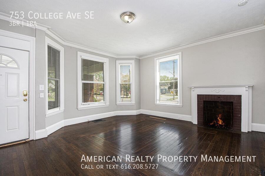 753 College Ave Se - Photo 2 of 18