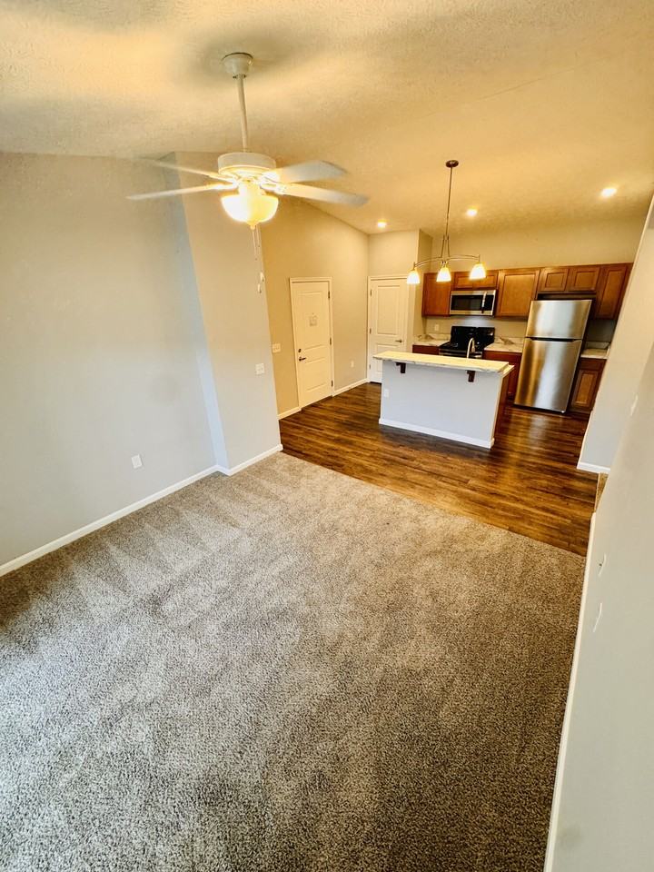 Adams Pointe - Photo 4 of 9