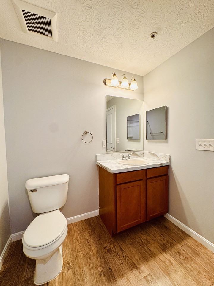 Adams Pointe - Photo 5 of 9