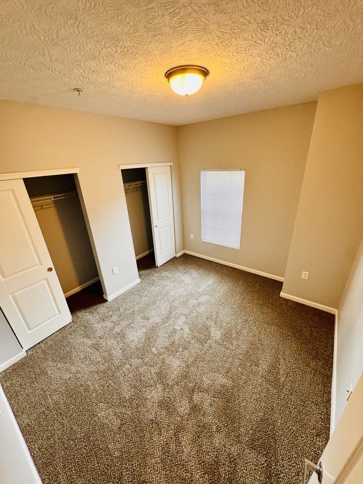 Adams Pointe - Photo 6 of 9