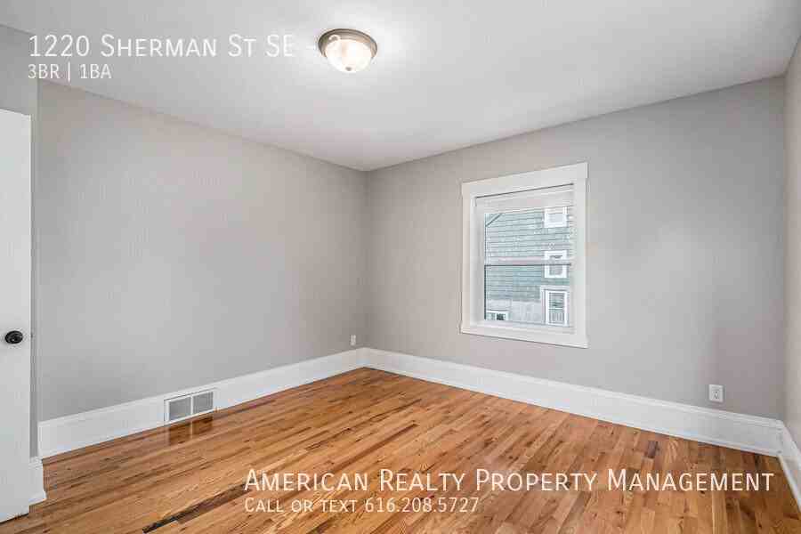 1220 Sherman St Se #2 - Photo 7 of 17