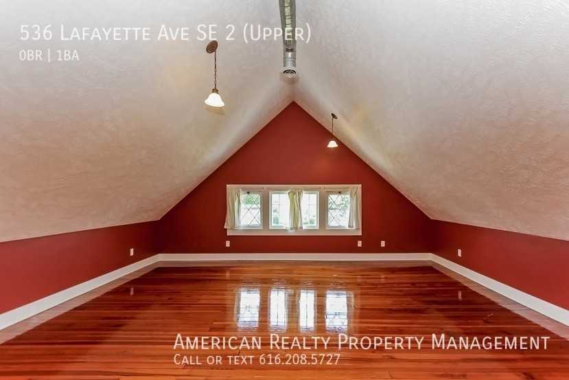 536 Lafayette Avenue Southeast - Photo 2 of 7