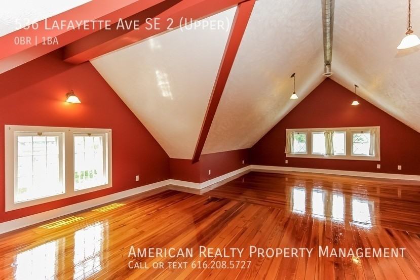 536 Lafayette Avenue Southeast - Photo 3 of 7