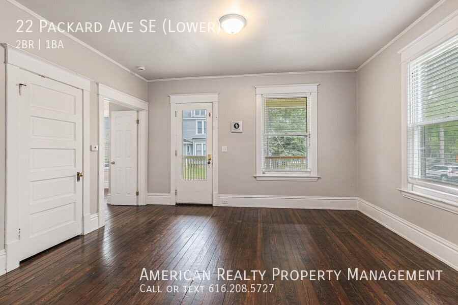 22 Packard Ave Se #2 - Photo 2 of 14
