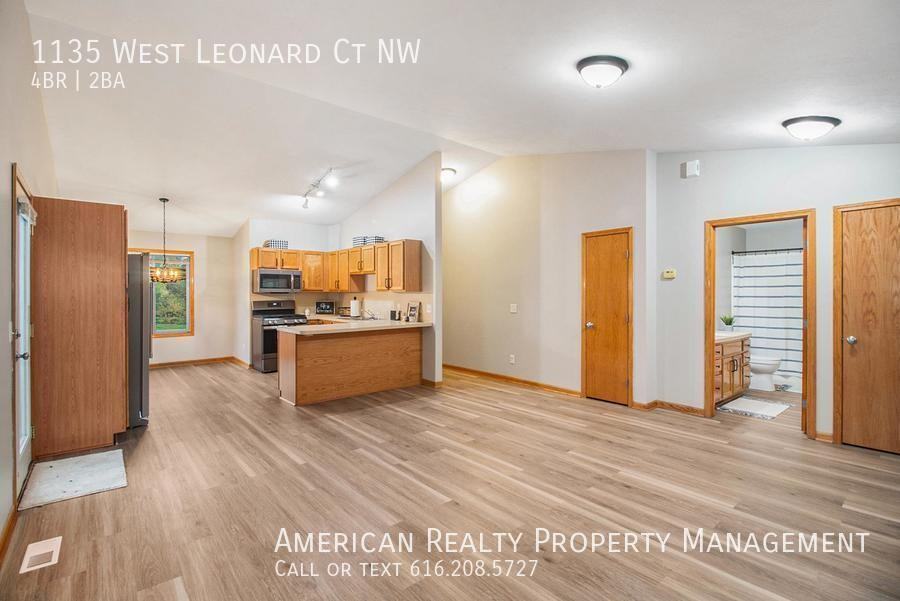 1135 W Leonard Ct Nw - Photo 4 of 19