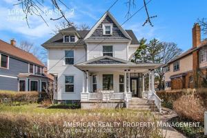 featured image of 1069 Lake Dr Se #2