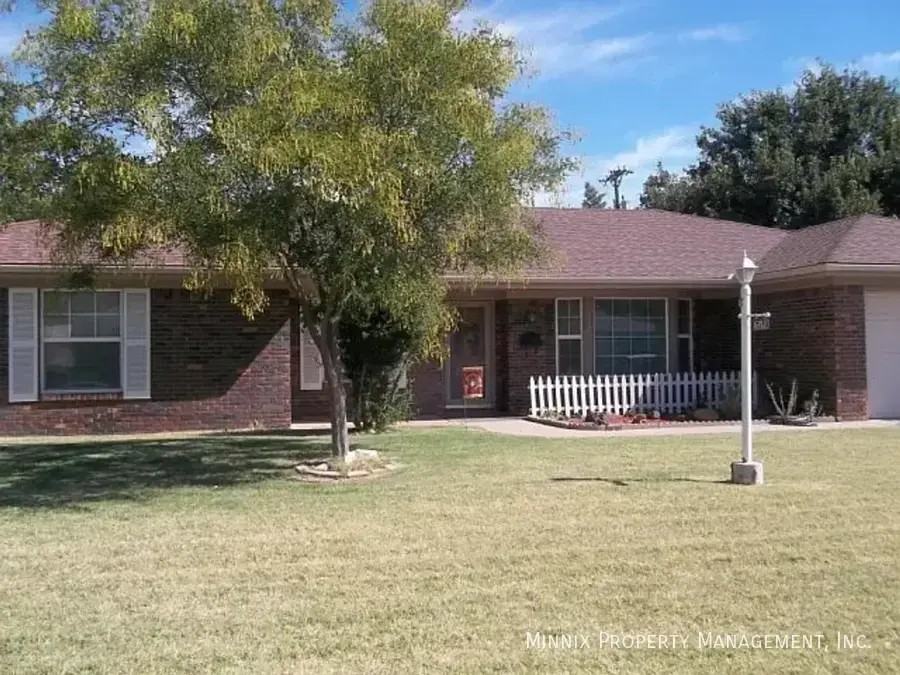 6712 Gainsborough Rd - Photo 2 of 33