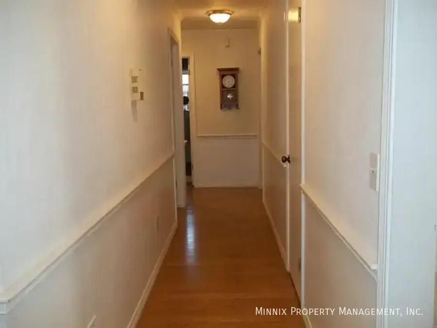 6712 Gainsborough Rd - Photo 4 of 33