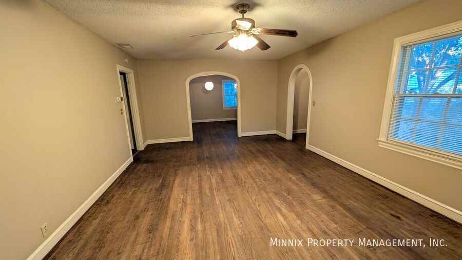 2407 22nd Street - Photo 3 of 18