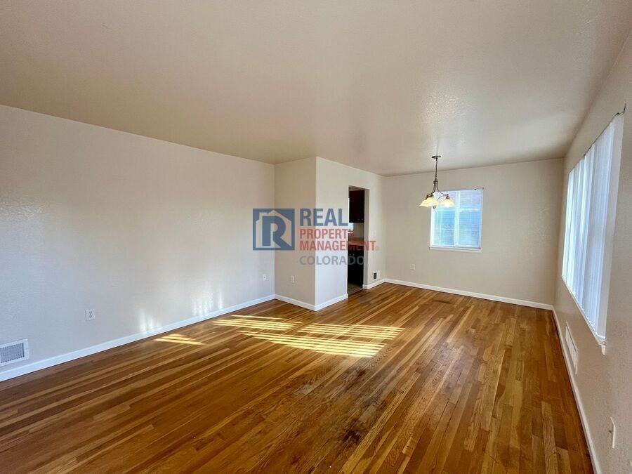 990 Newark Street - Photo 3 of 15