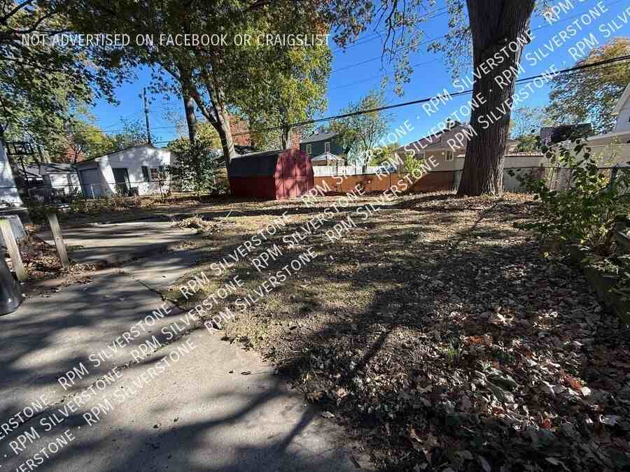 2664 Tyler Ave - Photo 3 of 15