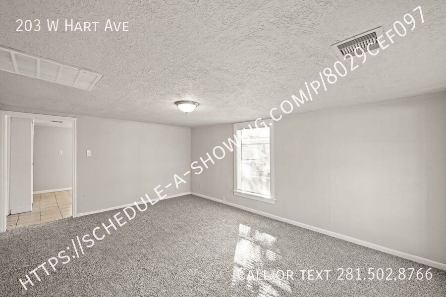 203 W Hart Ave - Photo 5 of 18