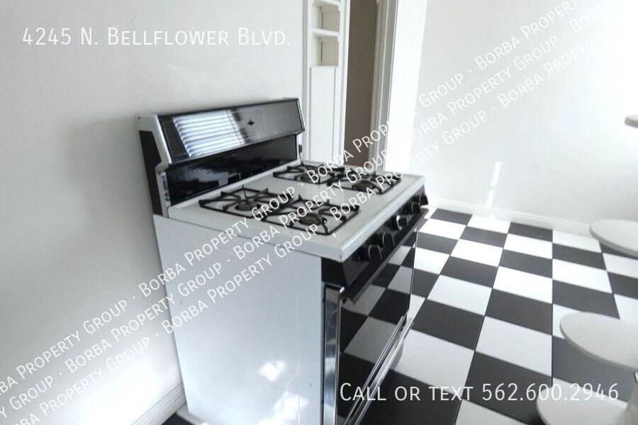 4245 N Bellflower Blvd - Photo 2 of 7