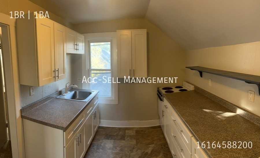 32 Colfax Street Northeast #2 - Photo 2 of 7