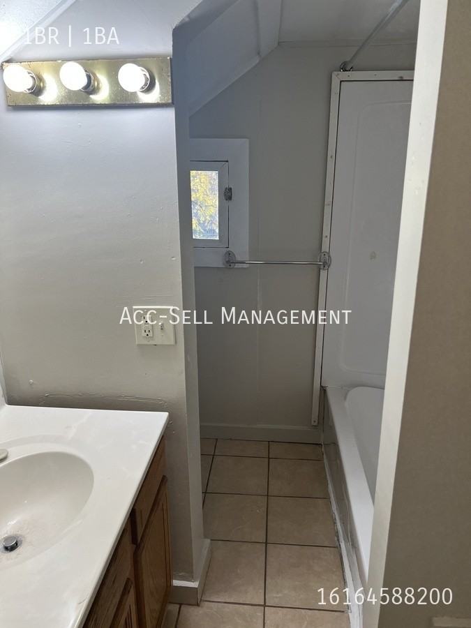 32 Colfax Street Northeast #2 - Photo 4 of 7